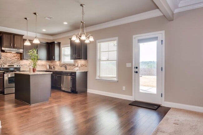 Photo - 260 Wentworth Pl