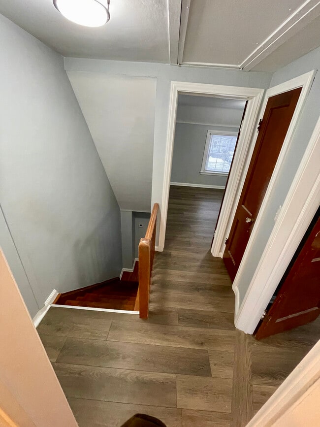 Photo - 41 Hollywood Ave Unidad Left