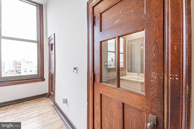 Photo - 1300 S 19th St Unidad 100