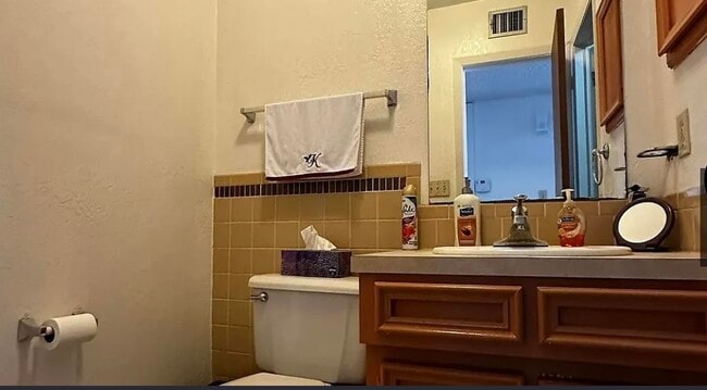 Photo - 1605 Common Dr