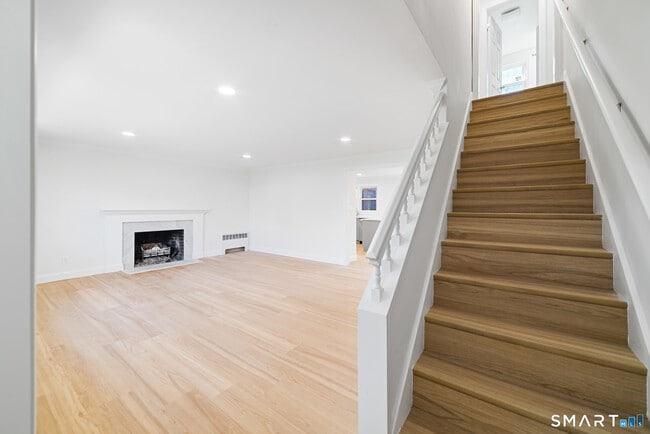 Photo - 141 Colony Ave