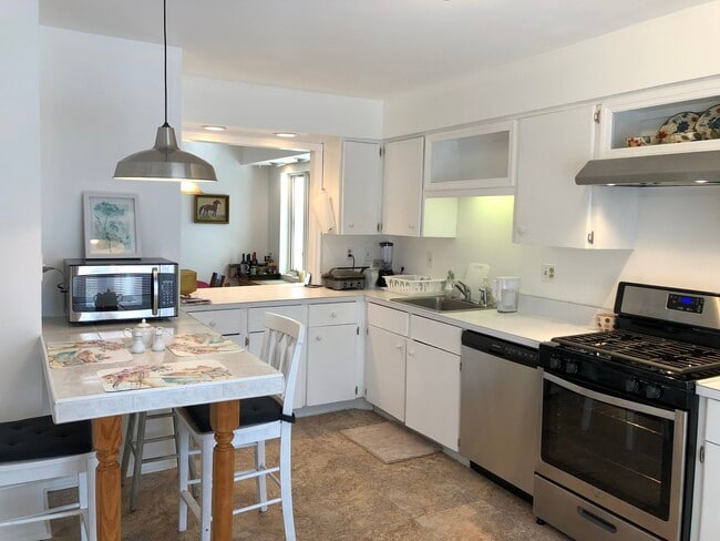 Photo - 30 Phelps Ave