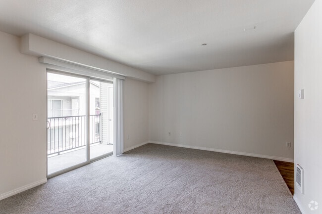 2BR, 2BA - 980 SF