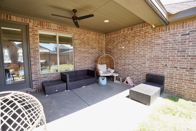 Photo - 4 Bedroom 2 bath in Hatton Place!