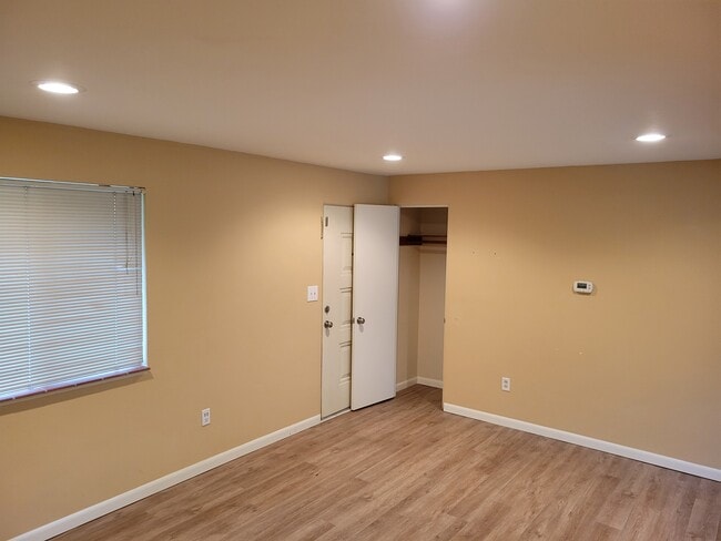 Photo - 15255 10th Ave SW