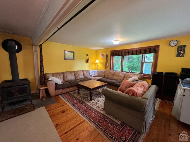 Photo - 765 Harlemville Rd