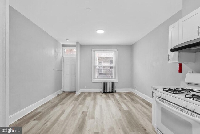 Photo - 3231 Hope St