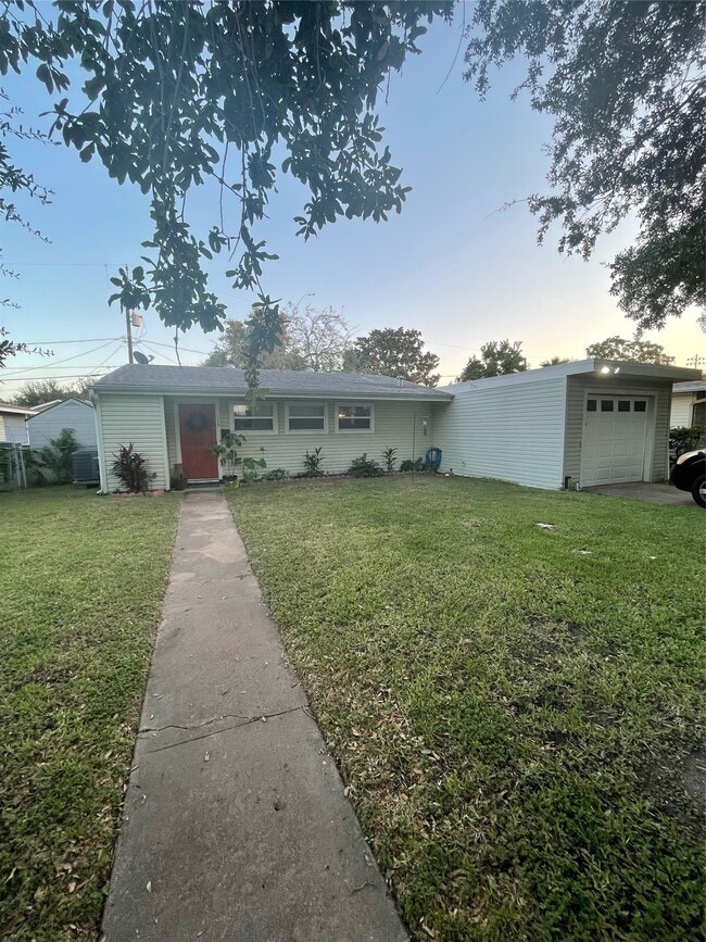 Photo - 119 Albacore Ave