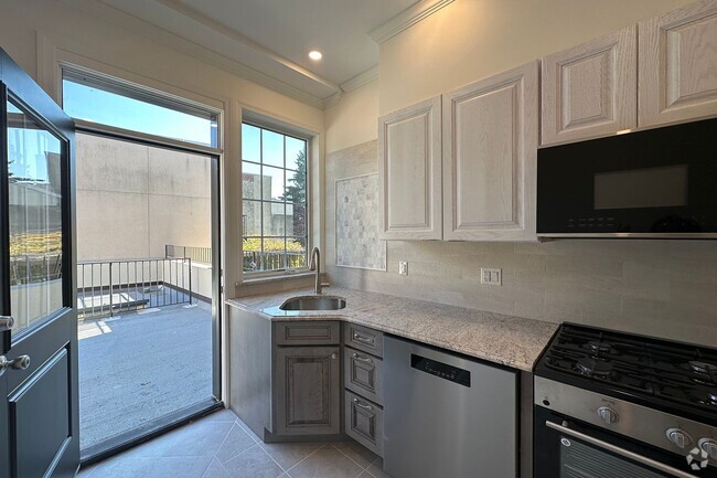 Building Photo - 207 Court St Rental
