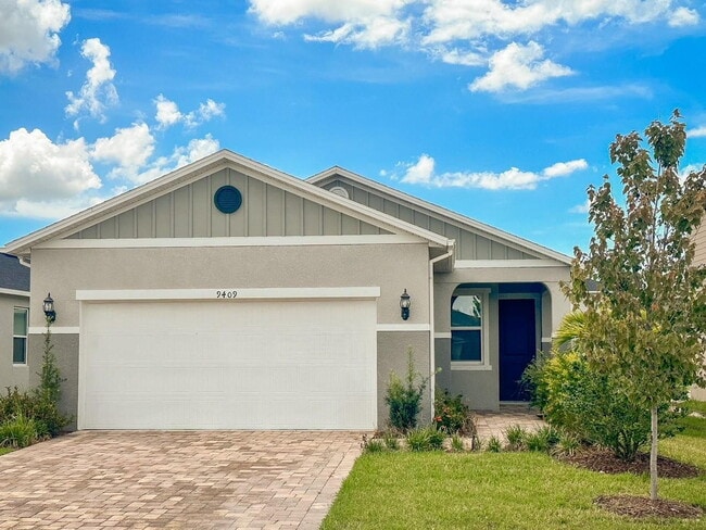 Building Photo - Gorgeous 4 Bed 2 Bath Home!