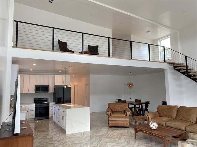 Photo - 31 Heathrow Ln