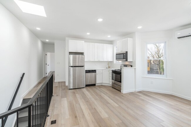 Photo - 5758 Spruce St Unidad 2