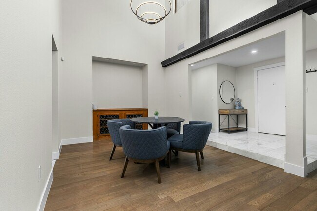 Photo - 1100 Wayland Dr