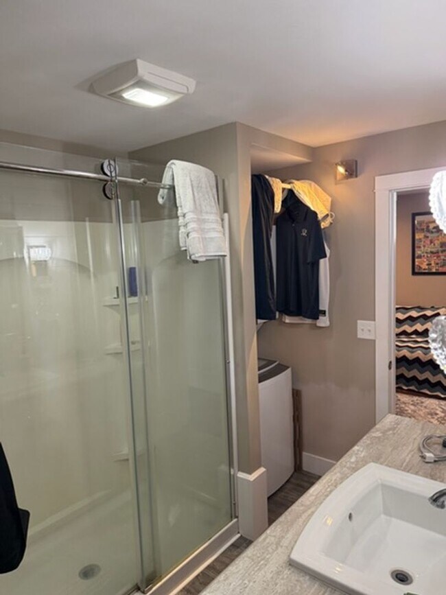 Photo - 2 Bedroom Apartment Near DTSF Unidad 814 1/2 S Main