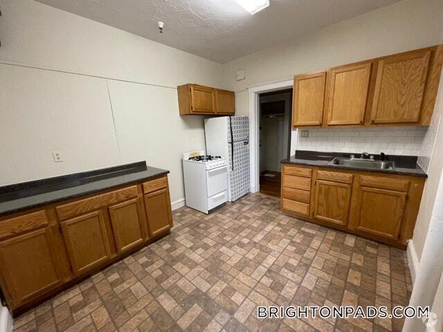 Building Photo - 1820 Commonwealth Ave Rental