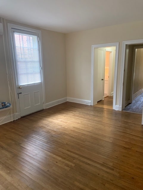 Living Room - 314 W Miner St Unit 1