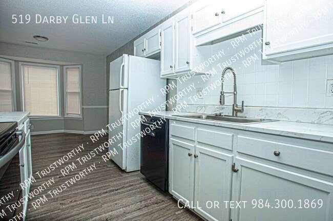 Photo - 519 Darby Glen Ln