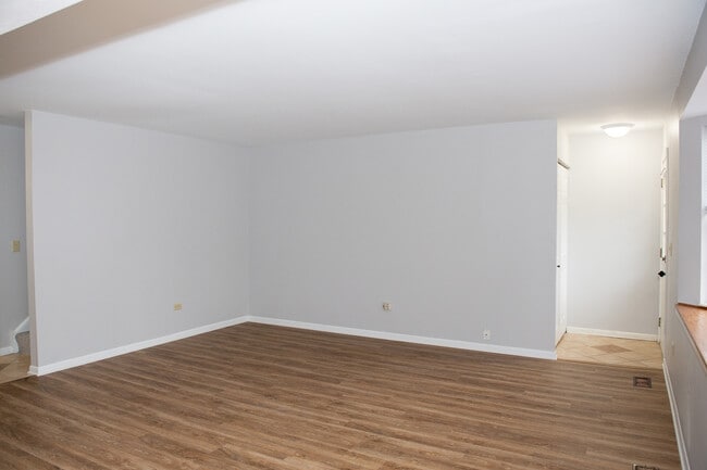 Photo - 608 N Lake Shore Dr