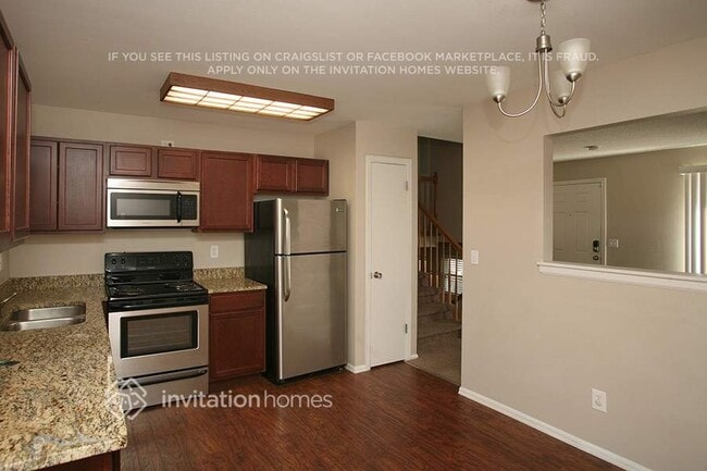 Photo - 9900 Detroit St