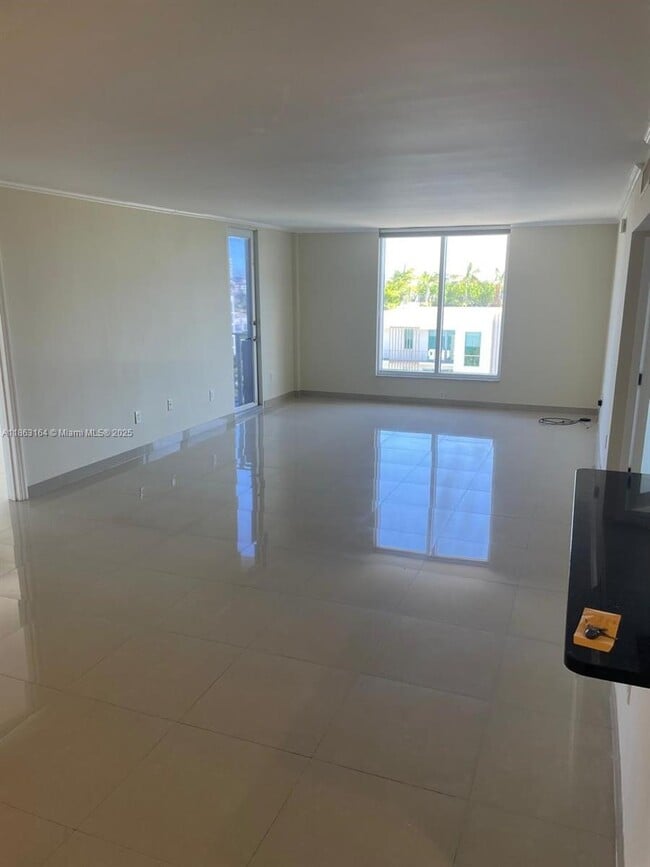 Photo - 10350 W Bay Harbor Dr Unidad 9H