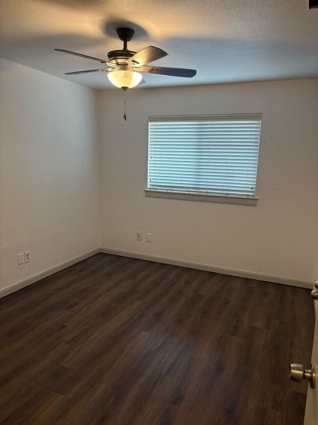 Photo - 1415 Owens St