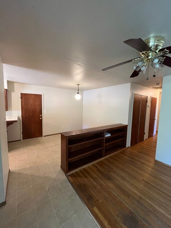 Photo - Anderson 1403-1405 Unidad 1405