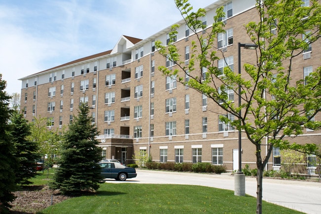 Building Photo - Lakewood Tower Rental