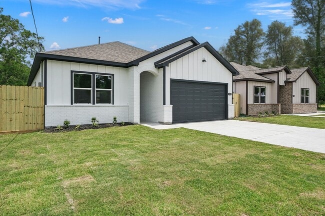 Building Photo - 3502 McBride St