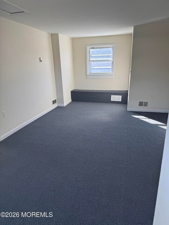 Photo - 14 Jahn St Unidad B