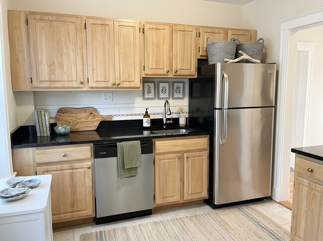 Photo - 203-205 Winthrop Rd. Unit 3 Unit 3