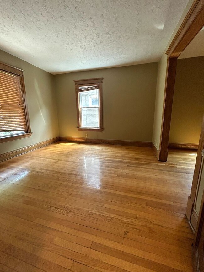 Photo - Beautiful 2 Bedroom Townhouse!