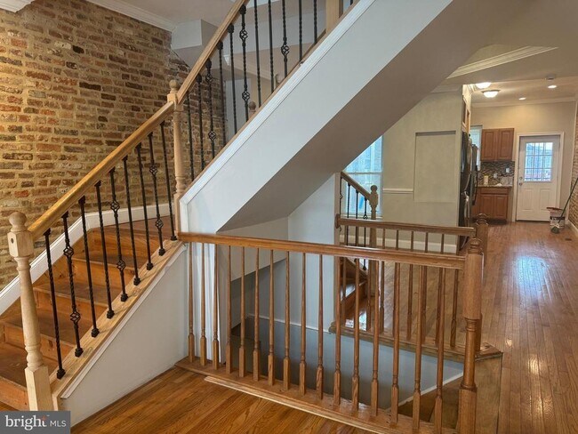 Building Photo - 604 Appleton St Rental