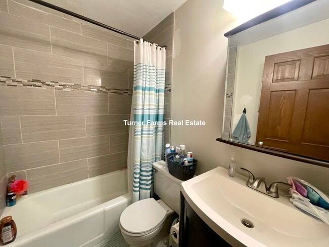 Photo - 28 Symphony Rd Unit 1