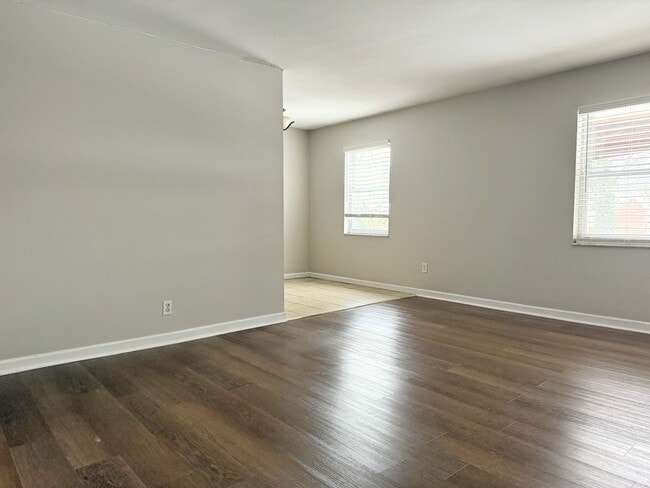 Photo - 700 Village Ln Unit 4