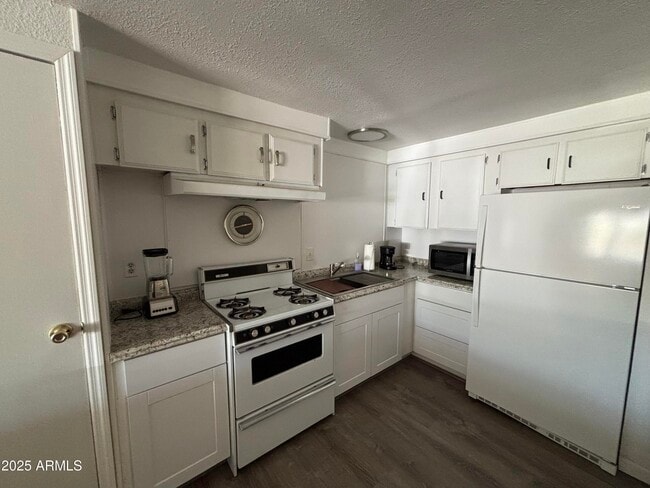 Photo - 709 Mohave Way