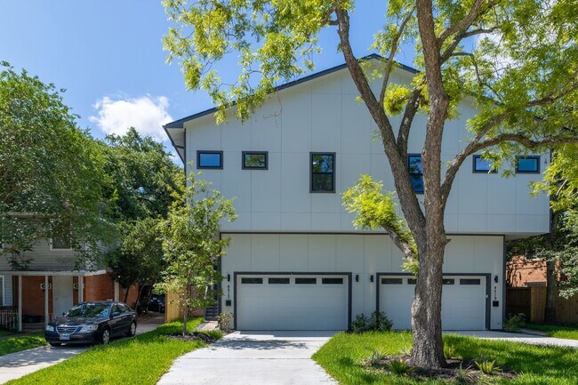Photo - 4517 Larch Ln