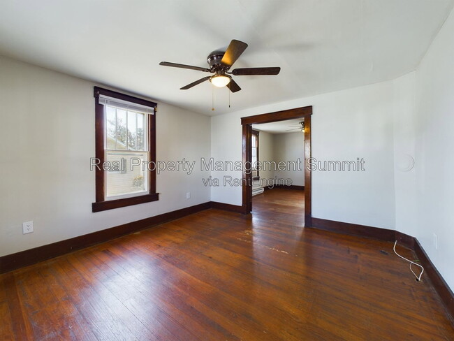 Photo - 2408 Poplar St