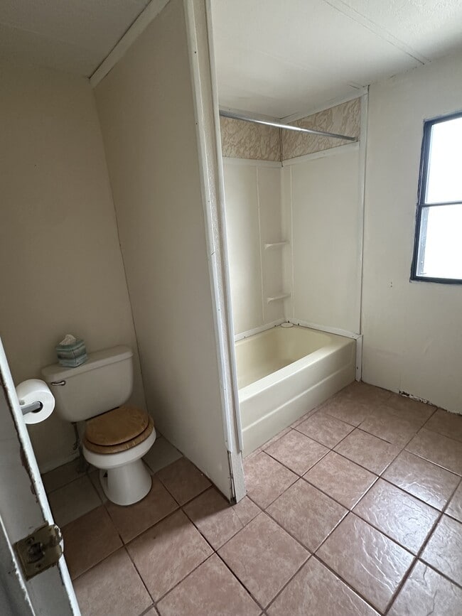 Photo - 106 Manhattan Dr