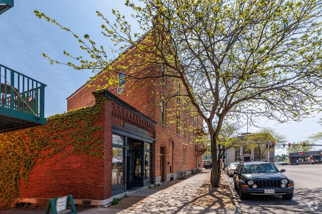 Photo - The Shear Building Unidad 2W