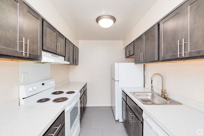 Photo - Lindenwood Apartments