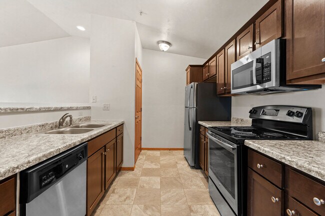 Photo - Lakeside Estates Apartments