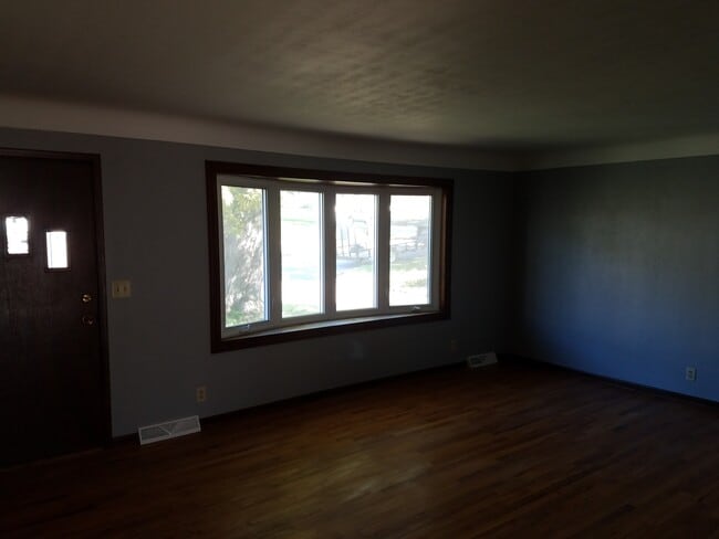 Upstairs living room - 217 Red Wing Rd SW Casa