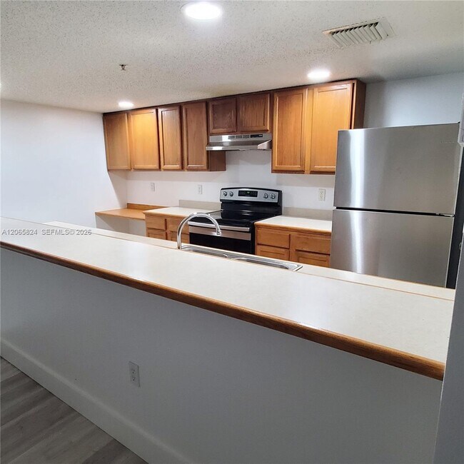 Photo - 9909 Westwood Dr Unidad 12-1