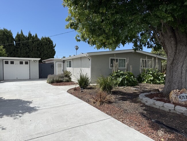Building Photo - 4717 Beechwood Ave