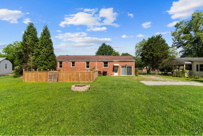 Photo - 1407 Leaf Ave