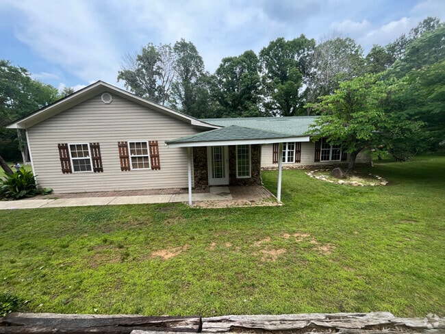 Building Photo - 1828 Tabernacle Church Rd Rental