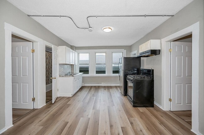 Photo - 50 1/2 Common St Unit 3