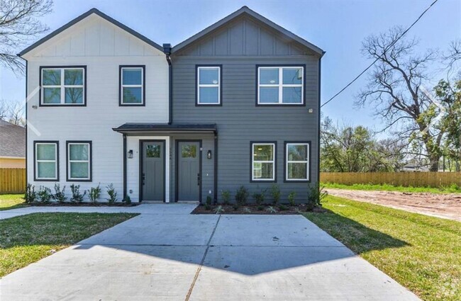 Building Photo - 5544 Shreveport Blvd Unit B Rental