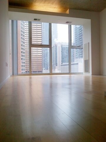 Photo - 550 N Saint Clair St Unit 903