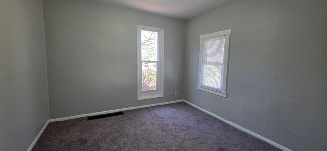 Photo - 1631 W 7th St